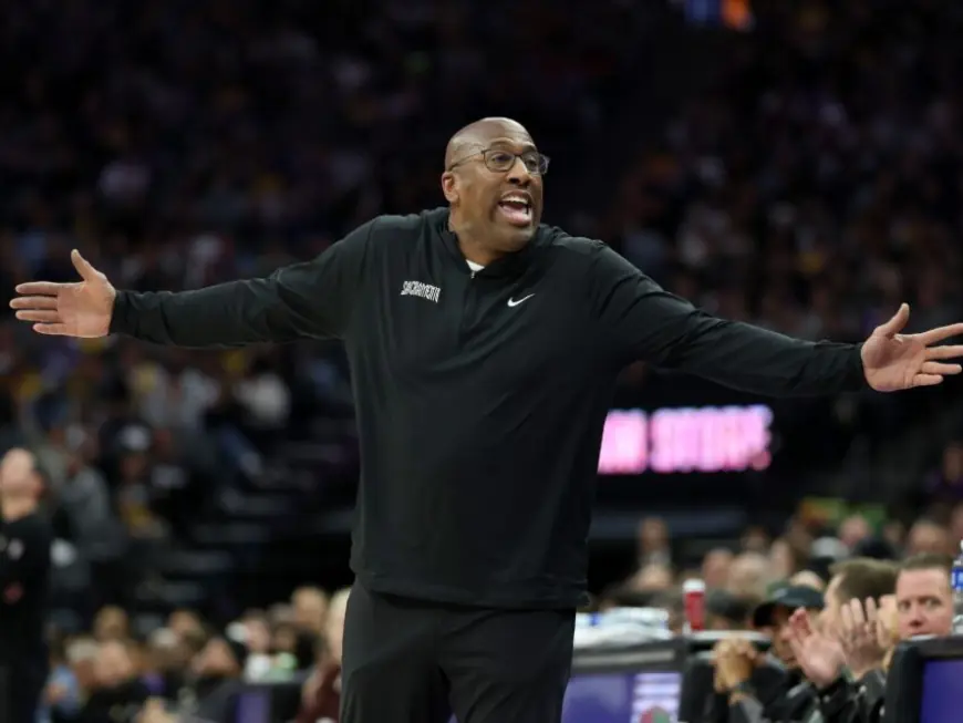 Kings fire coach Mike Brown less than halfway through his 3rd season