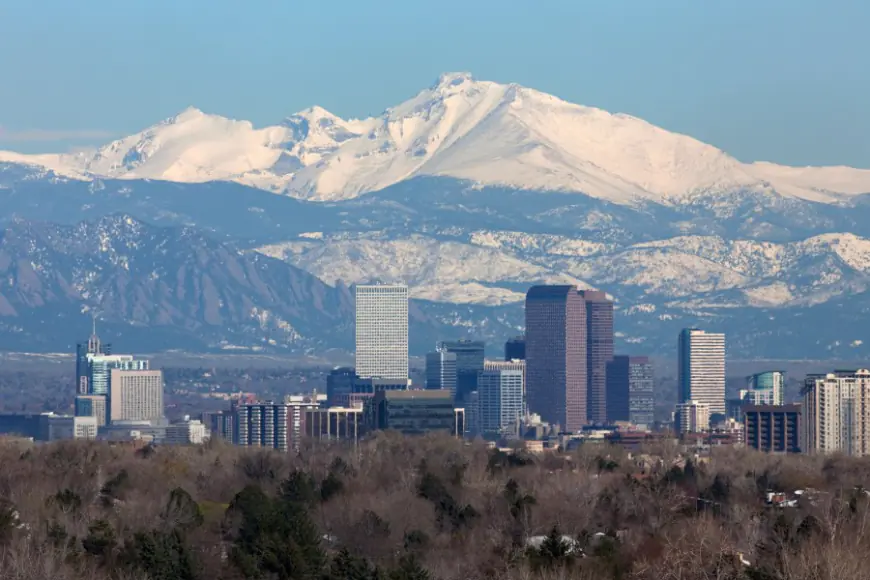 Denver weather: Mild weekend, snow in mountains