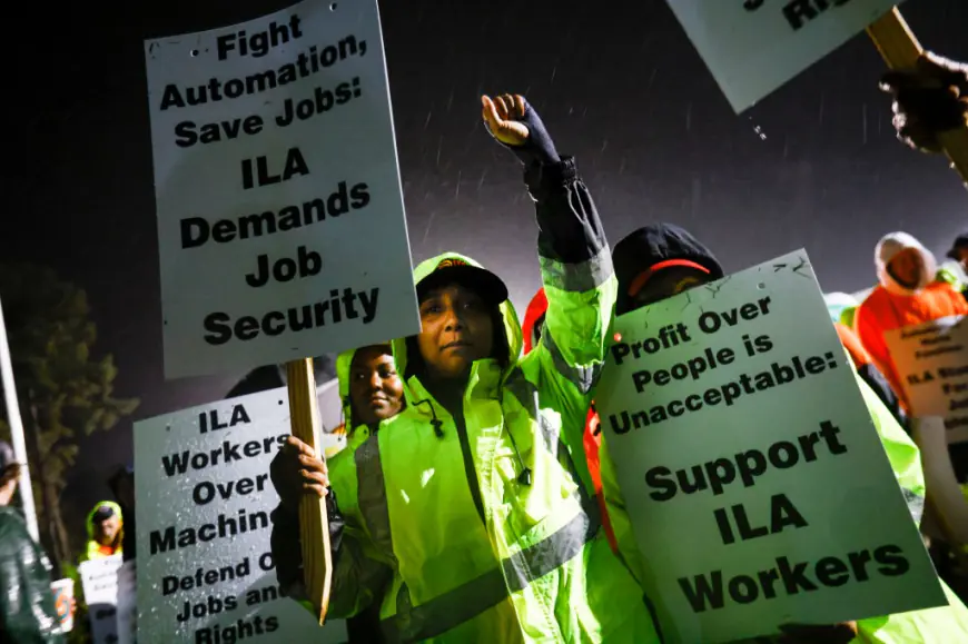 East Coast dockworkers, port operators to resume talks next week as strike fears mount