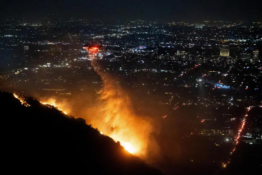 Billy Crystal, Mandy Moore among those who lost homes in Los Angeles fires