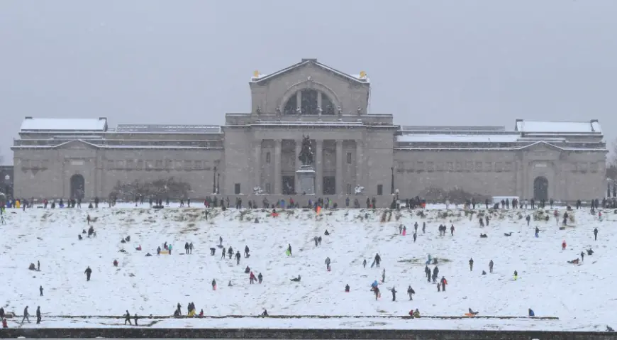 Live Updates: Snowy Friday morning impacts St. Louis morning commute