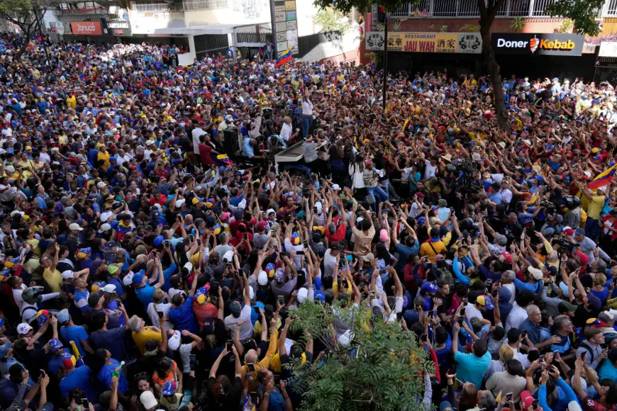 Venezuelan President Nicolás Maduro is sworn in despite credible evidence of election loss