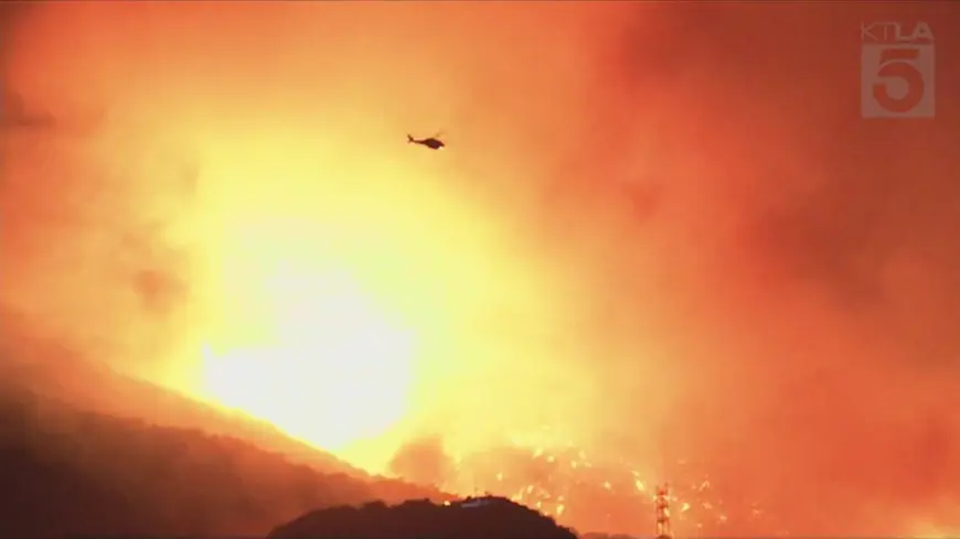 Palisades Fire threatens San Fernando Valley, forcing new evacuation warnings