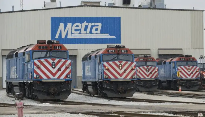 At least 1 person dead after Metra train strikes vehicle in Norwood Park