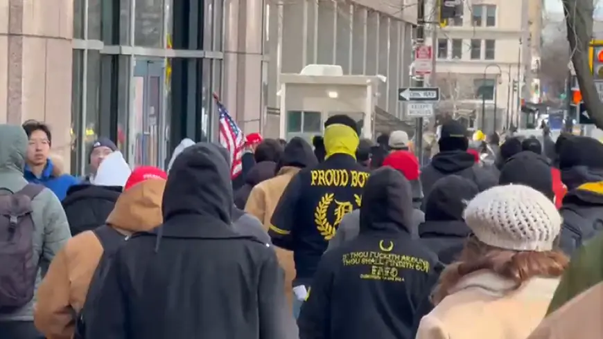 Proud Boys seen marching and chanting on DC streets