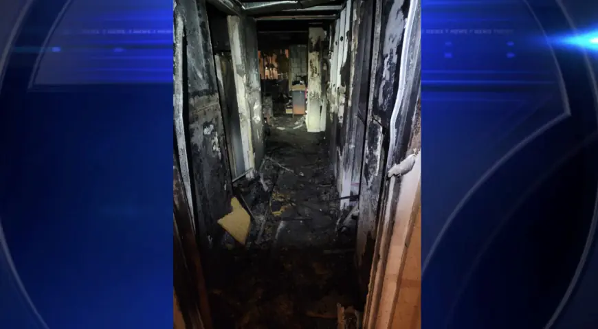 Firefighters quickly extinguish blaze in Lauderdale Lakes apartment