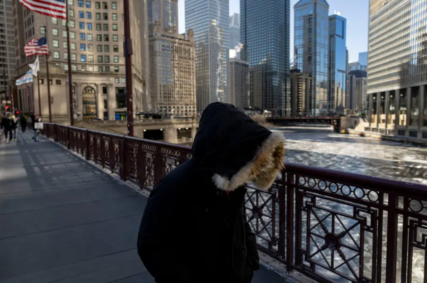 Chicago could see an inch of snow with temperatures in the low teens