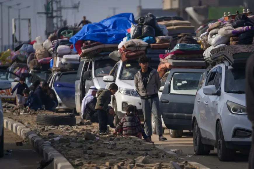 Israel blocks thousands from returning home to northern Gaza over ceasefire dispute