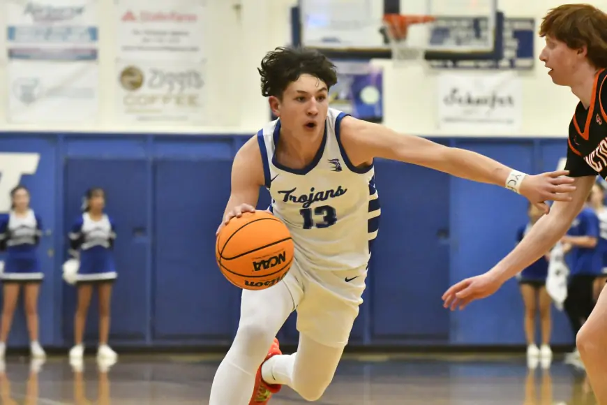 Boys basketball: Rhys Odom, Longmont slam their way into 5A second round