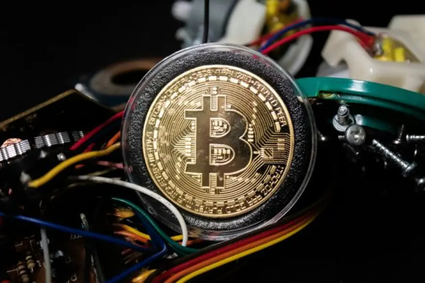 Bitcoin Poised For Next Big Move? BTC Still Trading Inside A Key Chart Pattern