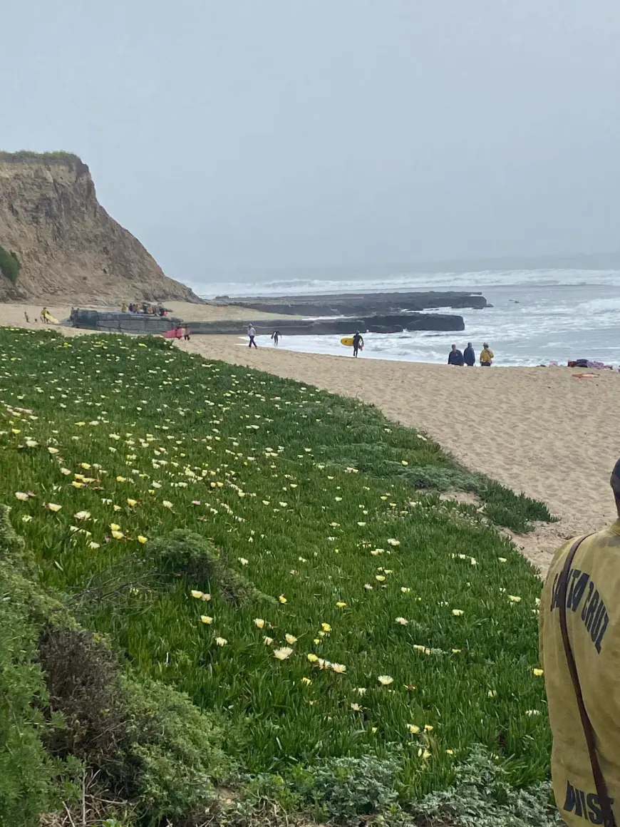 Four rescued from ocean off Santa Cruz County coast