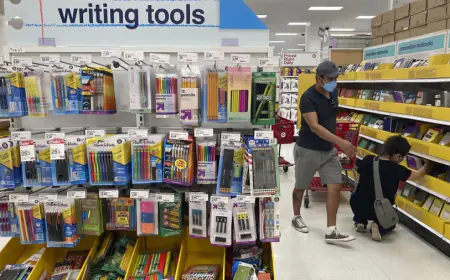 What stores are open for Memorial Day weekend?