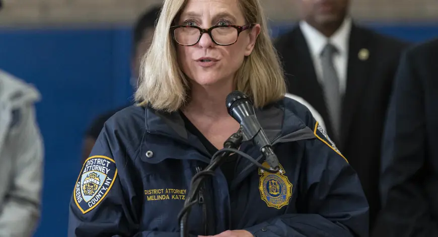 Queens man faces murder charges in deadly bike theft stabbing, prosecutors say