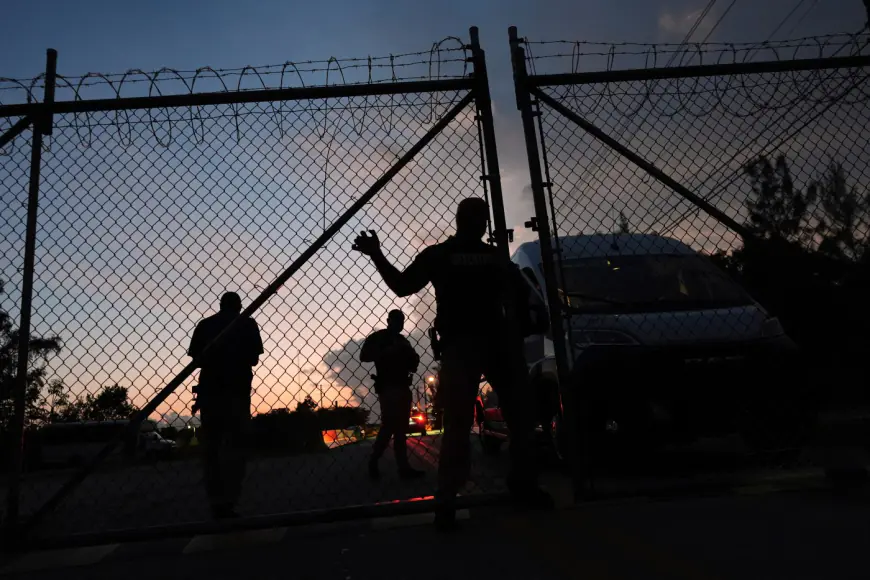 ICE reorganizes as Trump seeks 3,000 migrant arrests per day