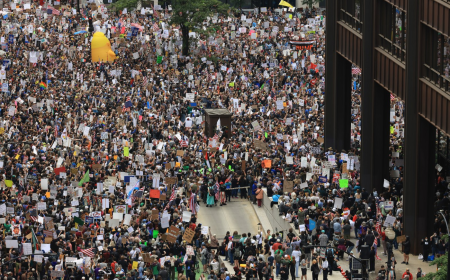 Chicago ‘No Kings’ demonstration swells in Loop as large crowd begins to march