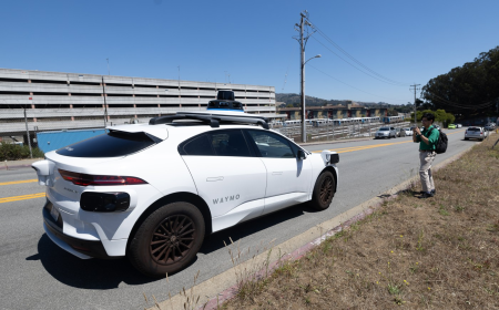 Waymo expands driverless service on Peninsula