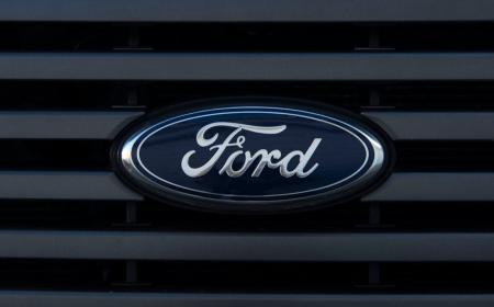 Ford és Cardano: a legendás autómárka belép a blokklánc világába