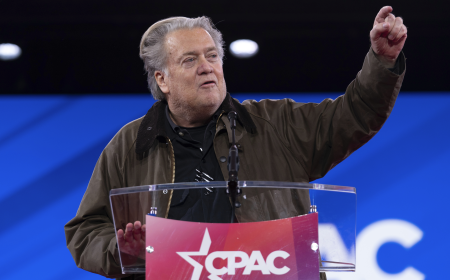 Bannon warns regime change could lead to US military in Iran