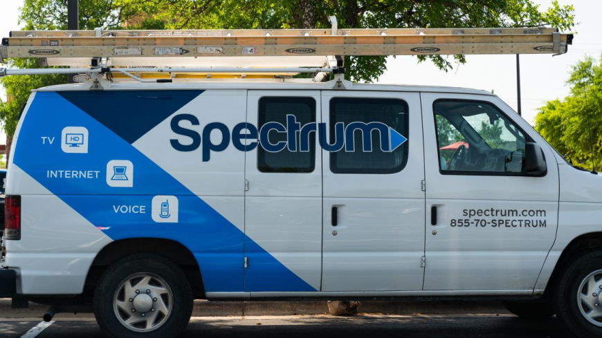 Vandals cut fiber-optic lines, causing outage for Spectrum Internet subscribers