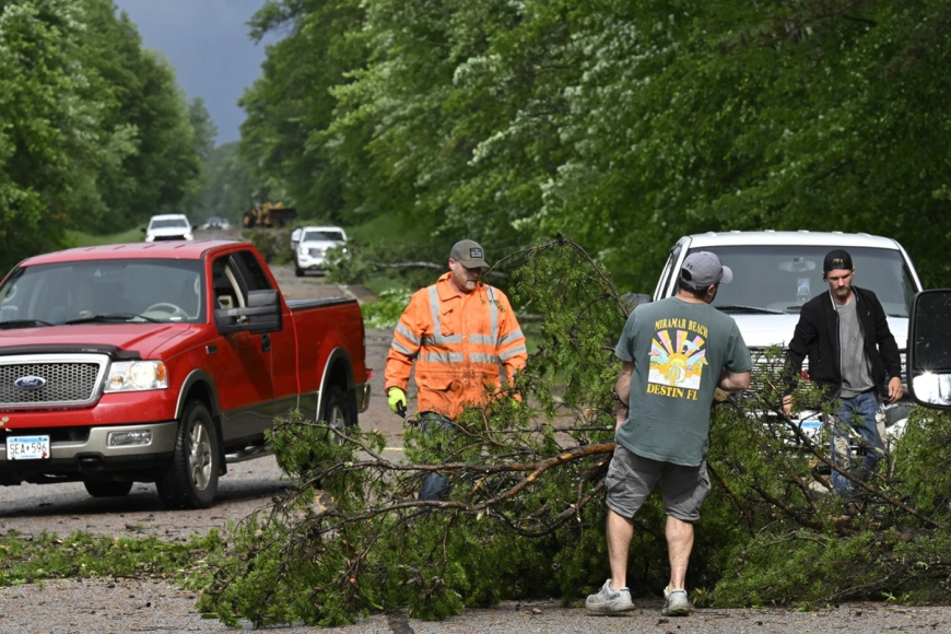 Tornadoes strafe parts of northern and southern Minnesota